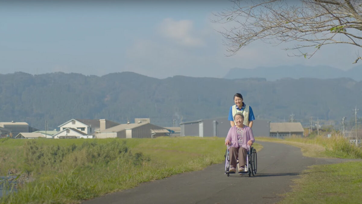 私とおばあちゃんの物語～私が介護職を目指した理由～｜宮崎県 長寿介護課